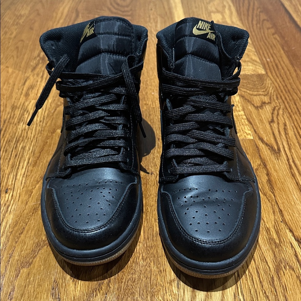 Nike Air Jordan 1 Retro High OG "Black Gum" - Picture 2 of 6